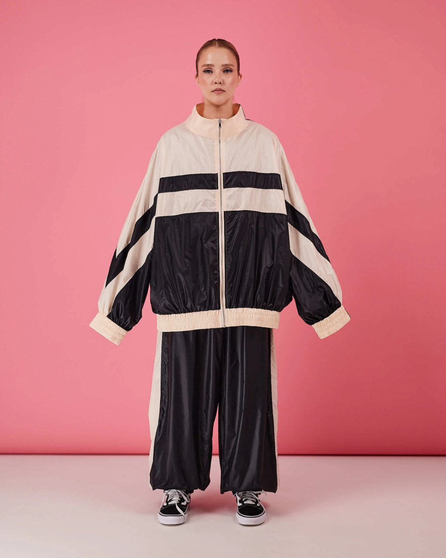 女性用アセテートサテン素材トラックスーツ、スタンドカラー、ジ - Jackets のレビューと価格