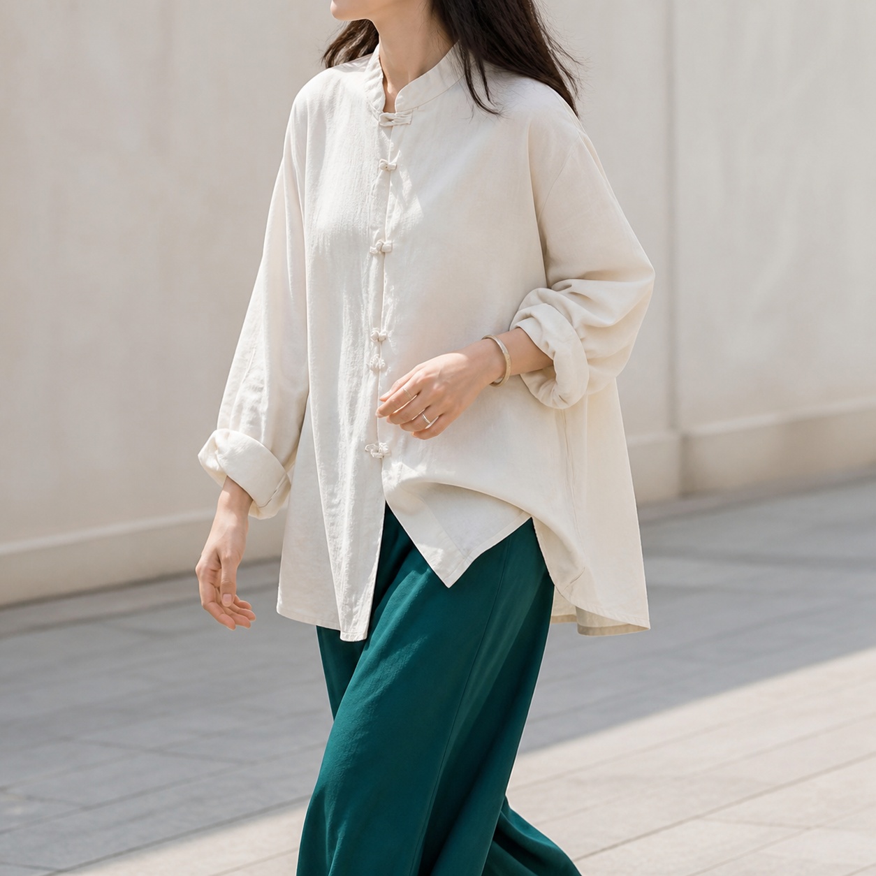 ゆったりフィットの長袖シャツ、スタンドカラー、しわ加工のテク - Shirts のレビューと価格